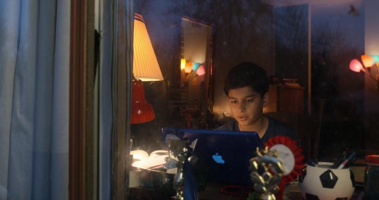 Apple Laptop Computer Used by Ishan Gandhi as Kabir in Little America Season 1 Episode 1 The Manager (2)