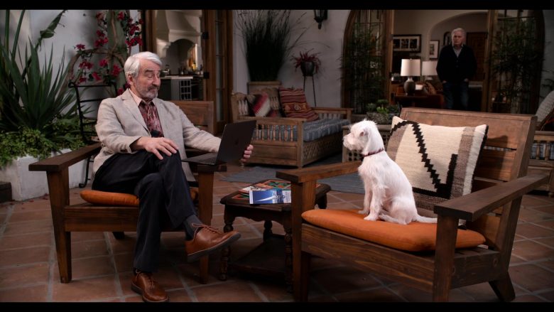 Apple MacBook Laptop Computer Used by Sam Waterston as Sol in Grace and Frankie Season 6 Episode 4 The Funky Walnut (1)