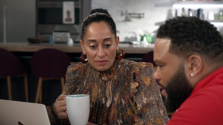 Apple MacBook Laptop Computer Used by Tracee Ellis Ross as Dr. Rainbow ‘Bow' Johnson in Black-ish Season 6 Episode 14 (2)