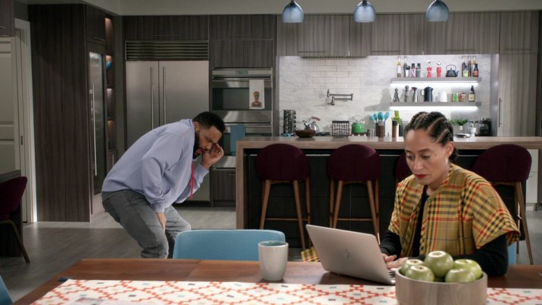 Apple MacBook Laptop Computer Used by Tracee Ellis Ross as Dr. Rainbow ‘Bow' Johnson in Black-ish Season 6 Episode 14 (3)