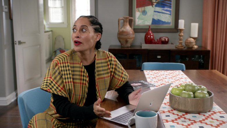 Apple MacBook Laptop Computer Used by Tracee Ellis Ross as Dr. Rainbow ‘Bow' Johnson in Black-ish Season 6 Episode 14 (4)