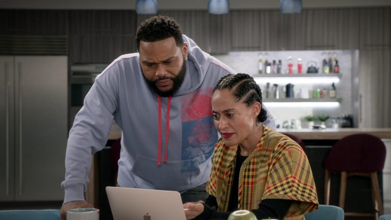 Apple MacBook Laptop Computer Used by Tracee Ellis Ross as Dr. Rainbow ‘Bow' Johnson in Black-ish Season 6 Episode 14 (6)