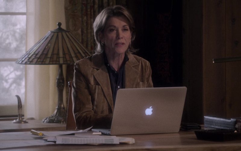 Apple MacBook Laptop Computer in The Ranch Season 4 Episode 16 (2020)