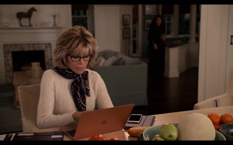Apple MacBook Laptop Used by Jane Fonda in Grace and Frankie Season 6 Episode 6 The Bad Hearer (1)