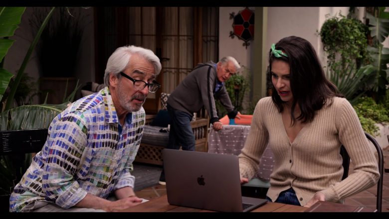 Apple MacBook Laptop Used by Lindsey Kraft as Allison Giampietro-Smikowitz in Grace and Frankie Season 6 Episode 9 (7)