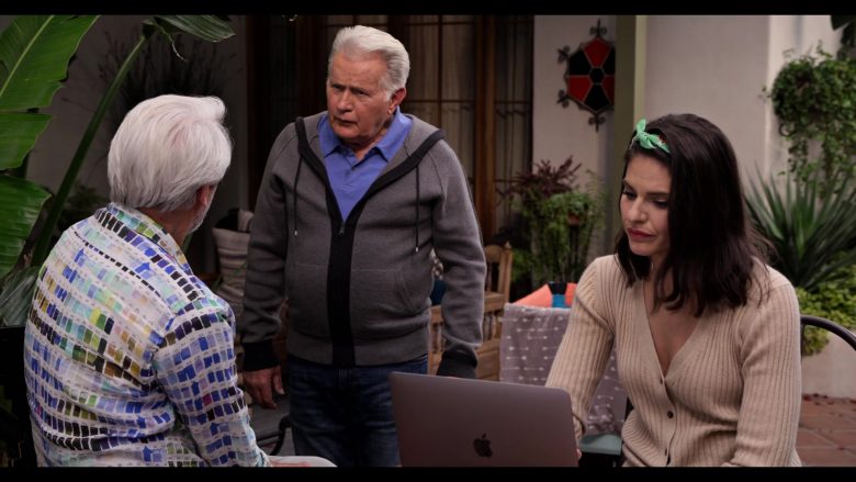 Apple MacBook Laptop Used by Lindsey Kraft as Allison Giampietro-Smikowitz in Grace and Frankie Season 6 Episode 9 (9)