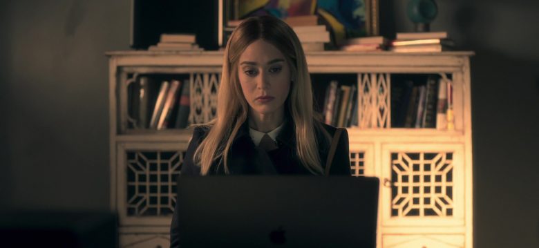 Apple MacBook Pro Laptop Used by Lizzy Caplan in Truth Be Told Season 1 Episode 8 (1)
