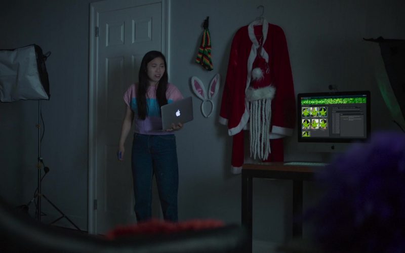 Apple iMac and MacBook in Awkwafina Is Nora from Queens Season 1 Episode 1 Pilot (2020)