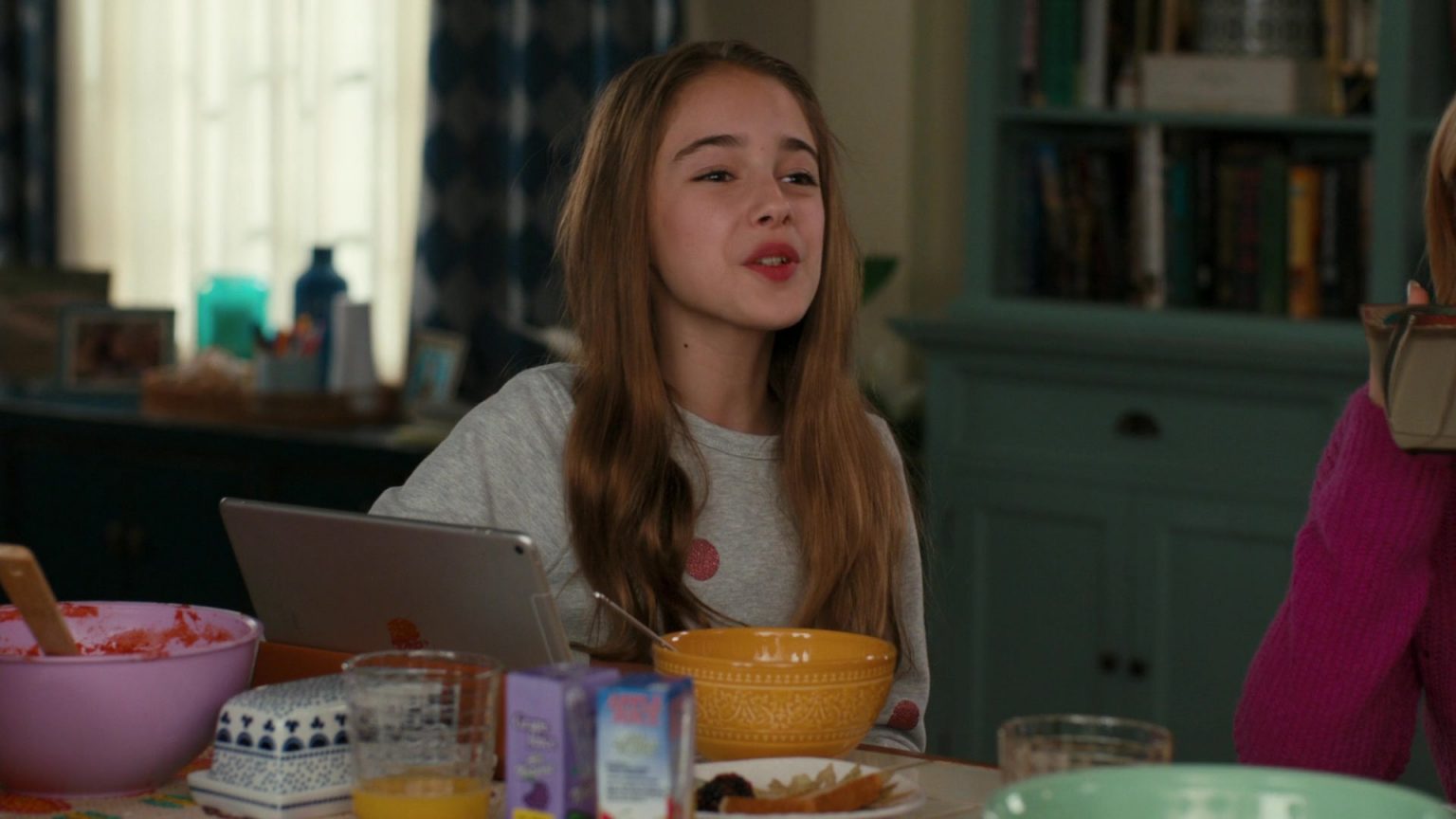 Apple Ipad Tablet Used By Julia Butters As Anna Kat Otto In American Housewife Season 4 Episode