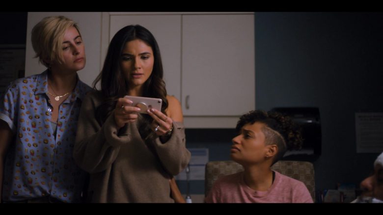 Apple iPhone Smartphone Held by Arienne Mandi as Dani Núñez in The L Word Generation Q Season 1 Episode 7 Lose It All (1)