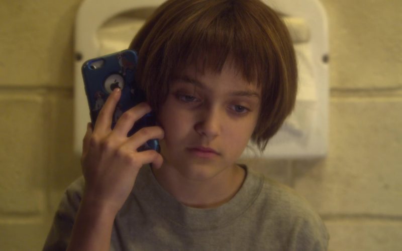 Apple iPhone Smartphone Held by Izzy G. (Izzy Gaspersz) in AJ and the Queen Season 1 Episode 3 Columbus (2)