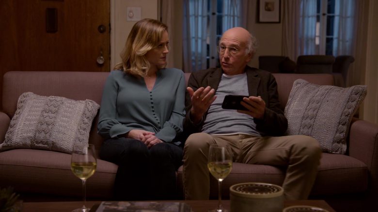 Apple iPhone Smartphone Held by Larry David in Curb Your Enthusiasm Season 10 Episode 2 (2)