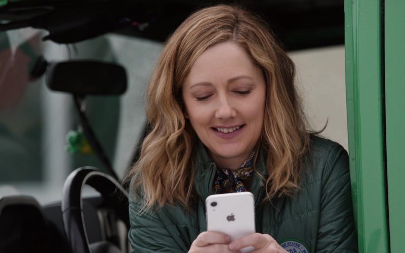 Apple iPhone Smartphone Used by Judy Greer in Playing with Fire (1)
