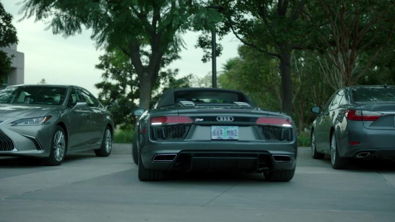 Audi R8 Spyder Sports Car in Stumptown Season 1 Episode 11 The Past and the Furious (2)