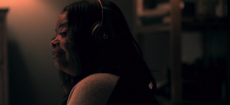 Beats Headphones Used by Octavia Spencer as Poppy Parnell in Truth Be Told Season 1 Episode 7