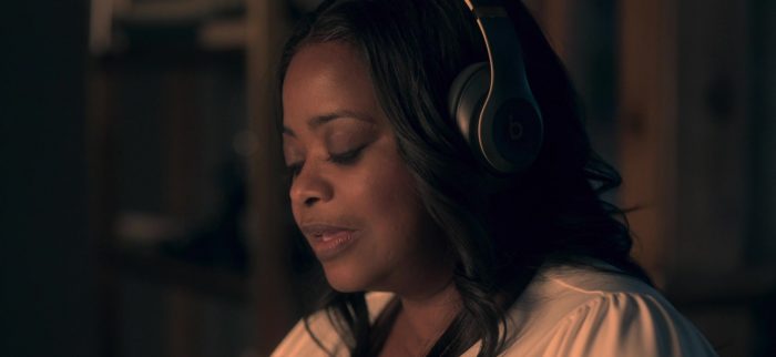 Beats Headphones Worn By Octavia Spencer In Truth Be Told Season 1 ...