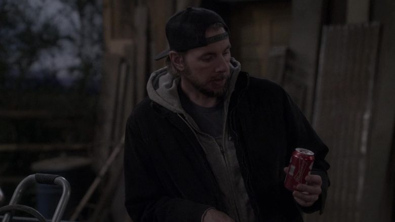 Budweiser Beer Enjoyed by Dax Shepard as Luke Matthews in The Ranch Season 4 Episode 12 (2020)
