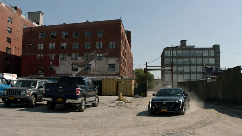 Cadillac Car Used by Liev Schreiber in Ray Donovan Season 7 Episode 8 Passport and a Gun (3)
