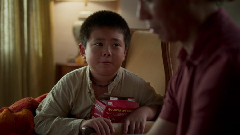 Cheez-It Crackers in Awkwafina Is Nora from Queens Season 1 Episode 6 Vagarina (2020)