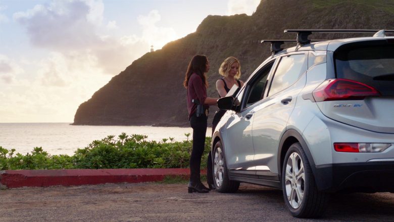 Chevrolet Bolt EV Car Driven by Meaghan Rath as Officer Tani Rey in Hawaii Five-0 Season 10 Episode 12 (4)