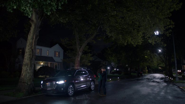 Chevrolet Traverse Car in Manifest Season 2 Episode 4 (2)
