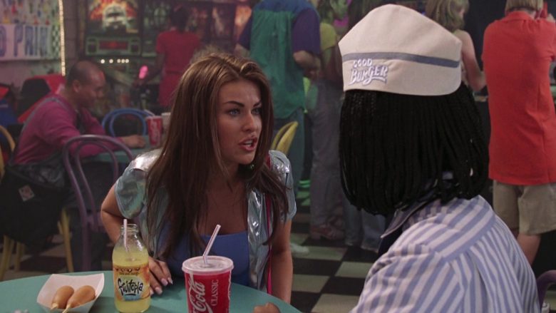 Fruitopia Drink Enjoyed by Carmen Electra as Roxanne and Coca-Cola in Good Burger (2)