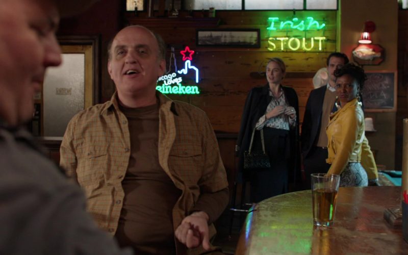 Heineken Beer Sign in Shameless Season 10 Episode 10 Now Leaving Illinois