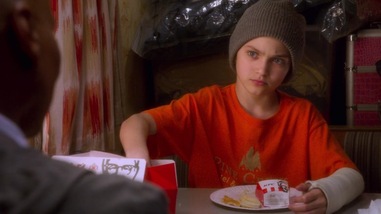 KFC Food Enjoyed by Izzy Gaspersz in AJ and the Queen Season 1 Episode 10 Dallas (2)