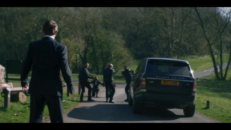 Land Rover Range Rover Vogue Car in Doctor Who Season 12 Episode 2 Spyfall, Part 2 (2)