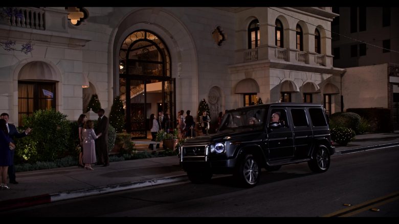 Mercedes-Benz G-Class SUV in Grace and Frankie Season 6 Episode 3 The Trophy Wife (3)