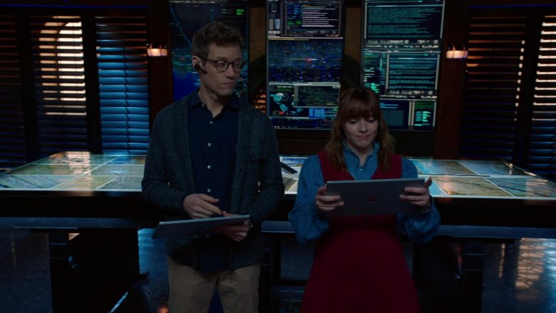 Microsoft Surface Tablets Held by Barrett Foa & Renée Felice Smith in NCIS Los Angeles Season 11 Episode 13 (4)