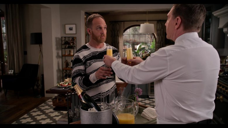 Moet Champagne in Grace and Frankie Season 6 Episode 1 The Newlyweds (2)