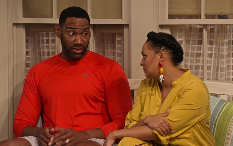 Nike Orange Long Sleeve T-Shirt Worn by Anthony Alabi as Moz McKellan in Family Reunion Season 1 Episode 13 – 2020 (5)