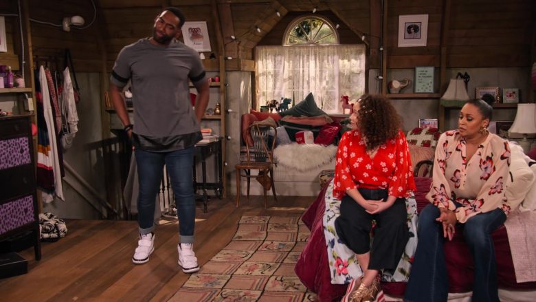 Nike Sneakers Worn by Anthony Alabi as Moz McKellan in Family Reunion Season 1 Episode 13 Remember When Daddy Came Home (1)