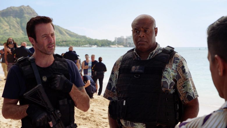 Oakley Gloves Worn by Alex O'Loughlin as Lieutenant Commander Steven J. McGarrett in Hawaii Five-0 (4)