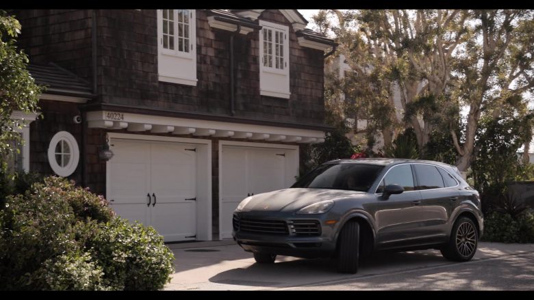 Porsche Cayenne Mid-Size Luxury Crossover Sport Utility Vehicle in Grace and Frankie Season 6 Episode 10 The Scent (1)