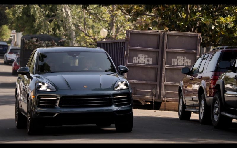 Porsche Cayenne SUV Used by Jane Fonda in Grace and Frankie Season 6 Episode 11 The Laughing Stock (2)