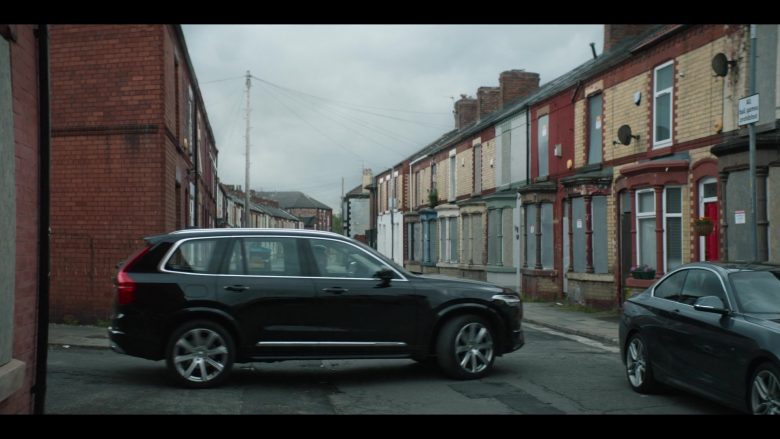 Volvo XC90 Black Car in The Stranger Episode 1 (1)