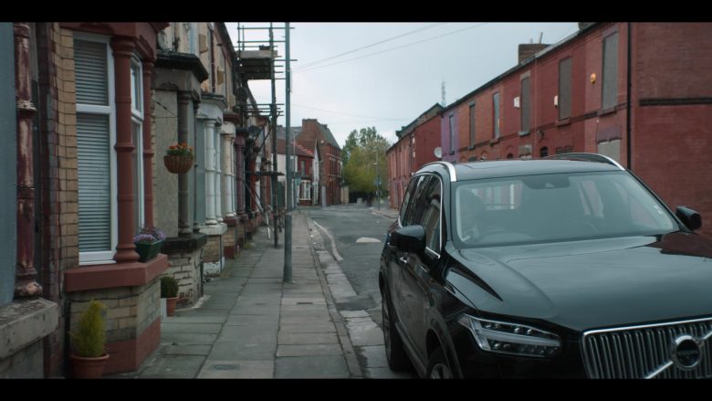 Volvo XC90 SUV in The Stranger Episode 2 (2)