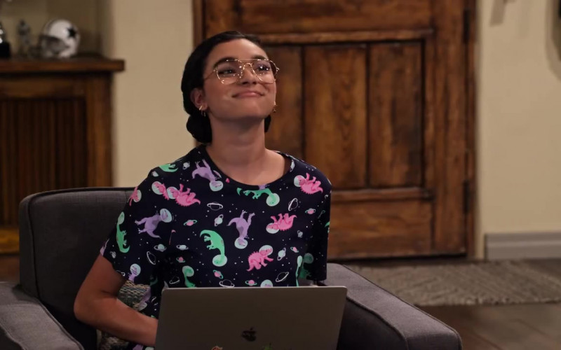 Apple MacBook Held by Paulina Chávez in The Expanding Universe of Ashley Garcia