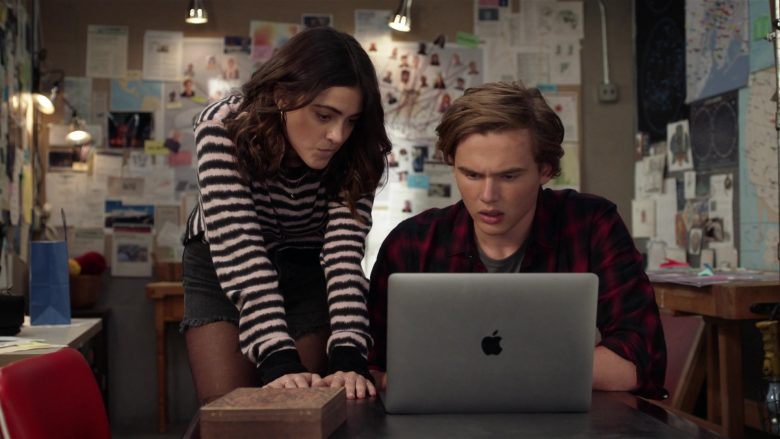 Apple MacBook Laptop Used by Luna Blaise as Olive Stone and Garrett Wareing as TJ Morrison in Manifest (2)