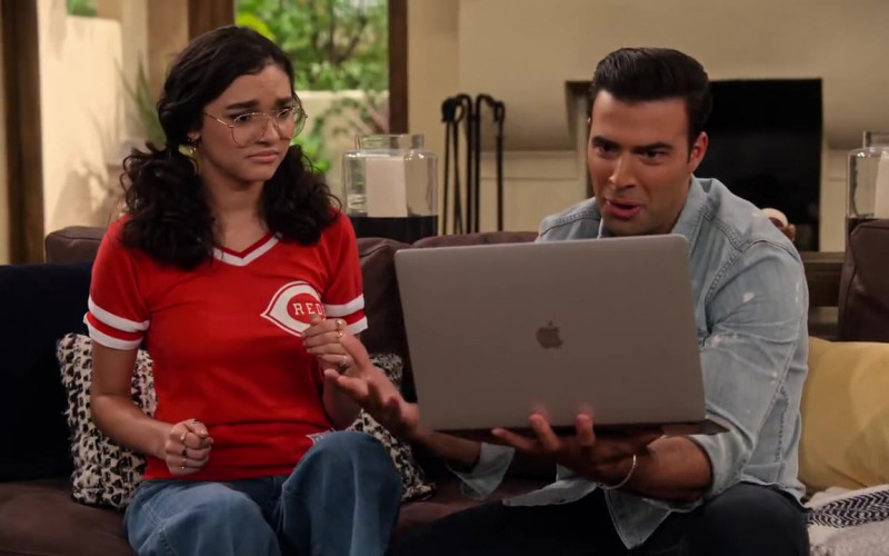 Apple MacBook Pro Laptop Used by Jencarlos Canela as Victor in The Expanding Universe of Ashley Garcia (2)