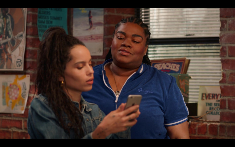 Apple iPhone Held by Zoë Kravitz as Rob in High Fidelity Season 1 Episode 4 Good Luck and Goodbye (3)
