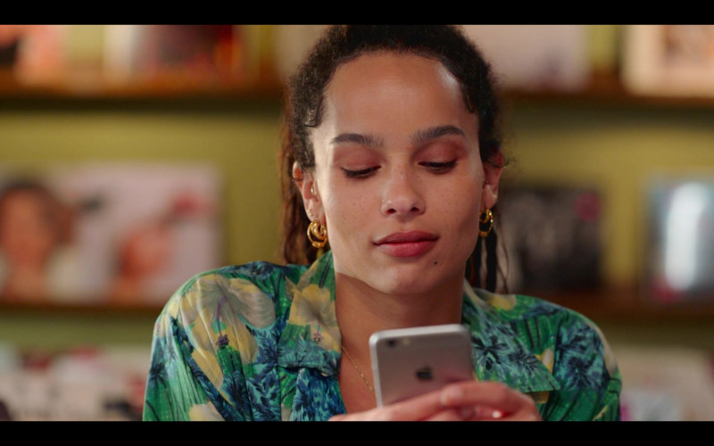 Apple iPhone Held by Zoë Kravitz as Rob in High Fidelity Season 1 Episode 6 Weird…But Warm (3)