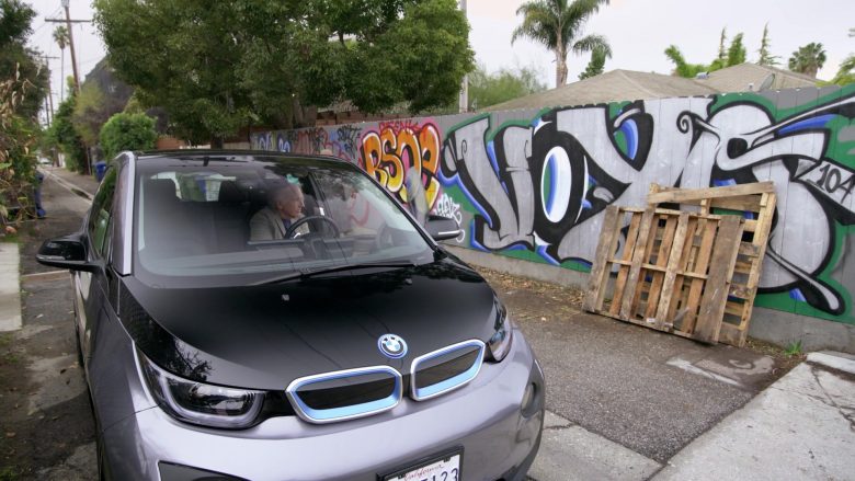 BMW i3 Car Driven by Larry David in Curb Your Enthusiasm Season 10 Episode 3 Artificial Fruit (2)