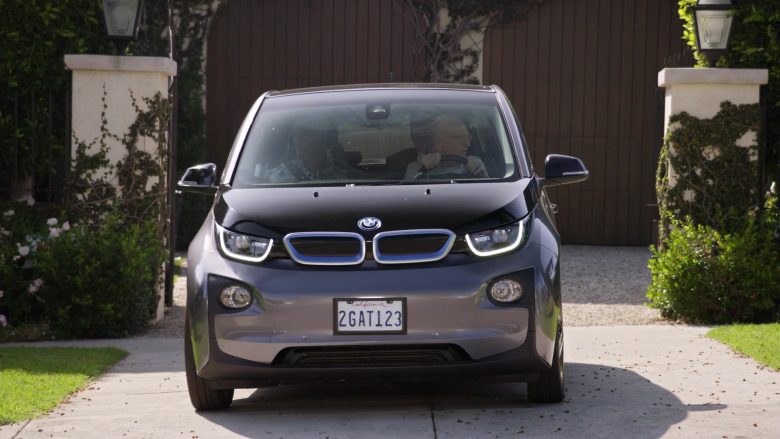 BMW i3 Car Driven by Larry David in Curb Your Enthusiasm Season 10 Episode 3 Artificial Fruit (5)