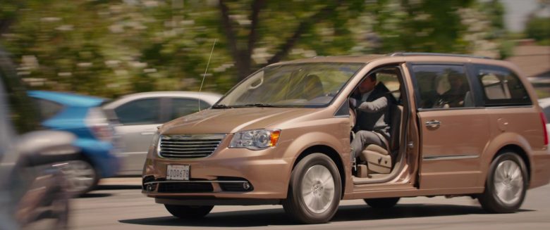 Chrysler Town & Country Car in Alexander and the Terrible, Horrible, No Good, Very Bad Day (10)