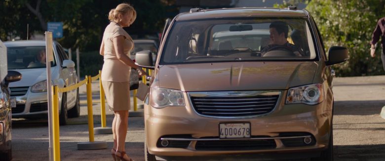 Chrysler Town & Country Car in Alexander and the Terrible, Horrible, No Good, Very Bad Day (6)