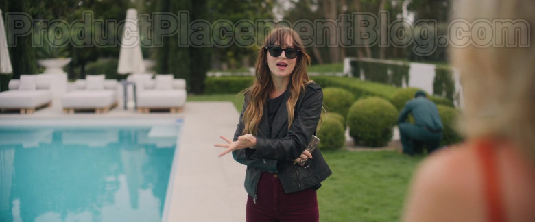 Dakota Johnson as Maggie Sherwood Wearing Ray-Ban Sunglasses in High Note Movie (3)
