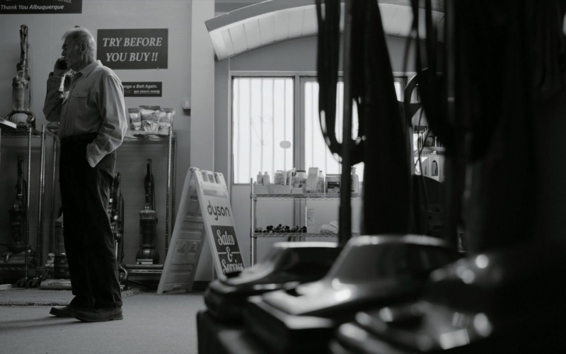 Dyson Vacuum Cleaners in Better Call Saul S05E01 Magic Man